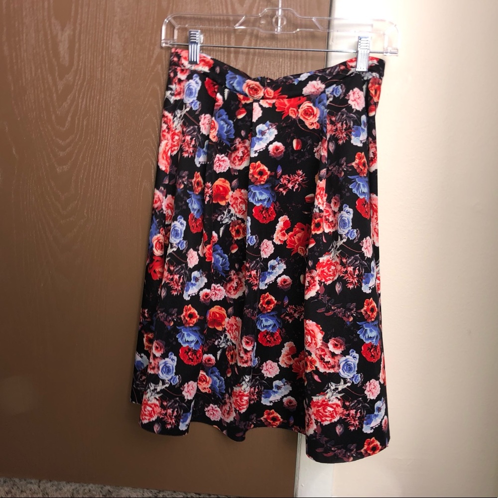 Small Rue 21 skirt